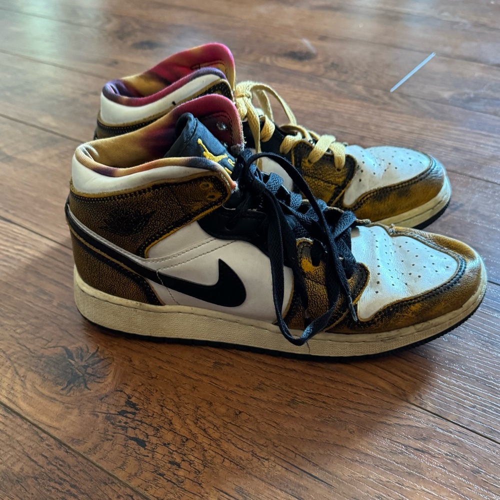 Nike Air Jordan 1 Mid SE Big Kids Shoes Size 6Y 'Wear-Away - Taxi' DQ8418-071